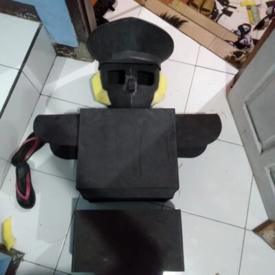 Proses Framing Badan kostum maskot yang dikerjakan langsung oleh tim pengrajin kami untuk memastikan kualitas tetap terjaga. Proses tahap kostum maskot di workshop