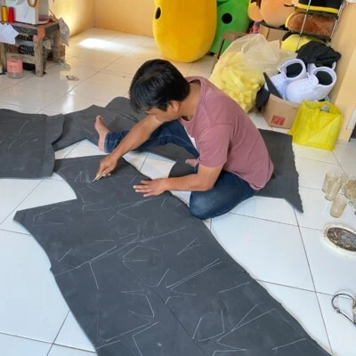 Proses Pemotongan Frame Yang Telah D Pola.jpeg Proses Pemotongan Frame Yang Telah D Pola.jpeg